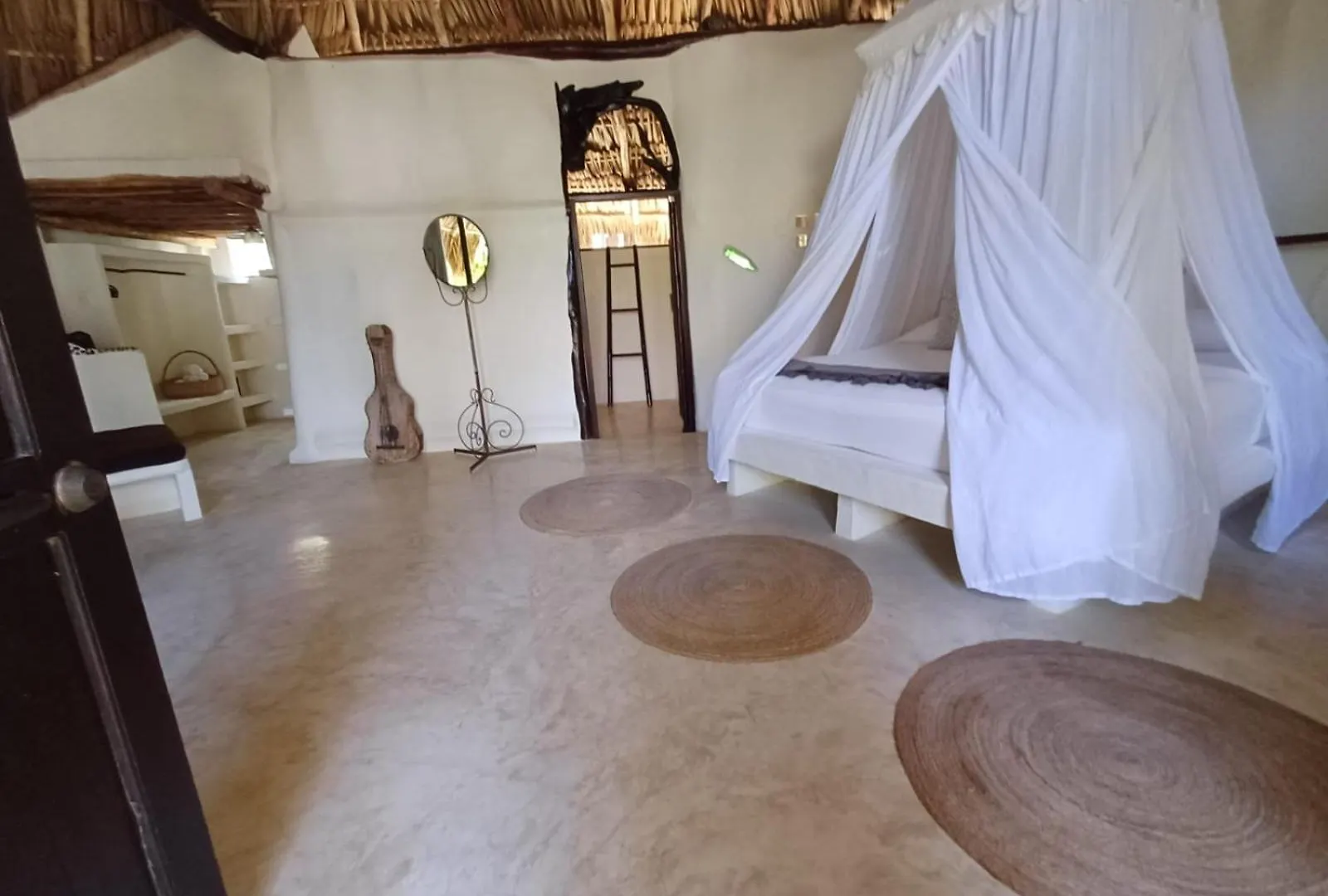 Hotel Luv Tulum 3*,